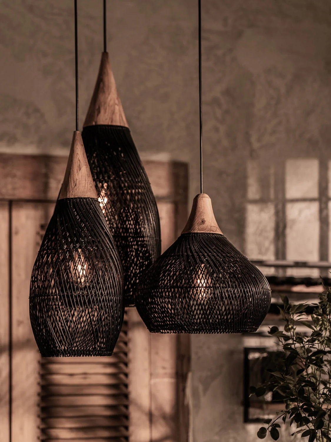 Bayan Horn Pendant Large - Black - Image 4