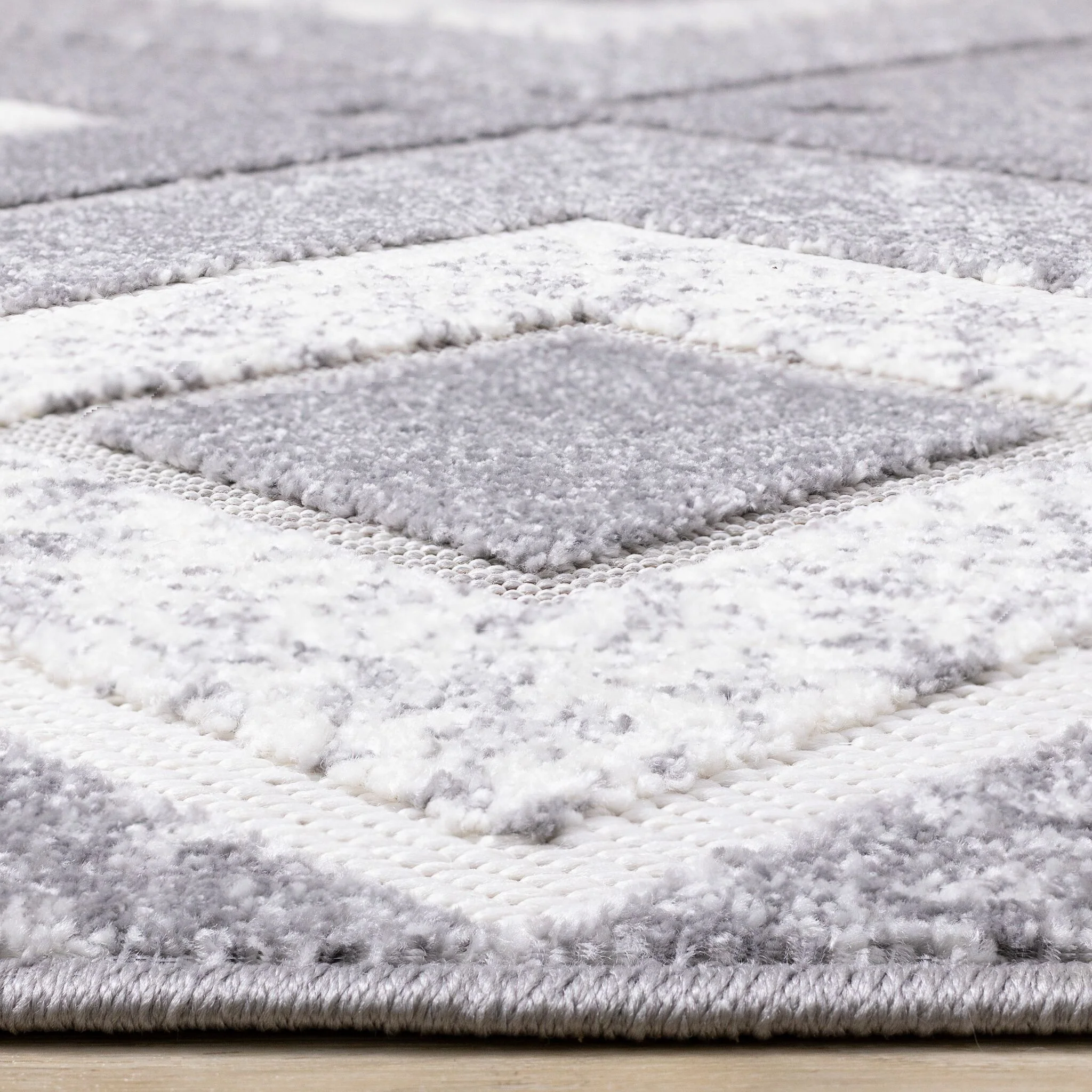 Diamond Mist 6'7" x 9'6" Diamond Pattern Area Rug - Grey, White - Image 4