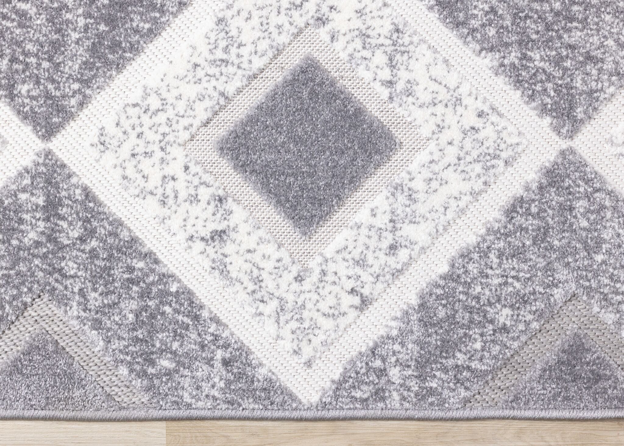 Diamond Mist 6'7" x 9'6" Diamond Pattern Area Rug - Grey, White - Image 5