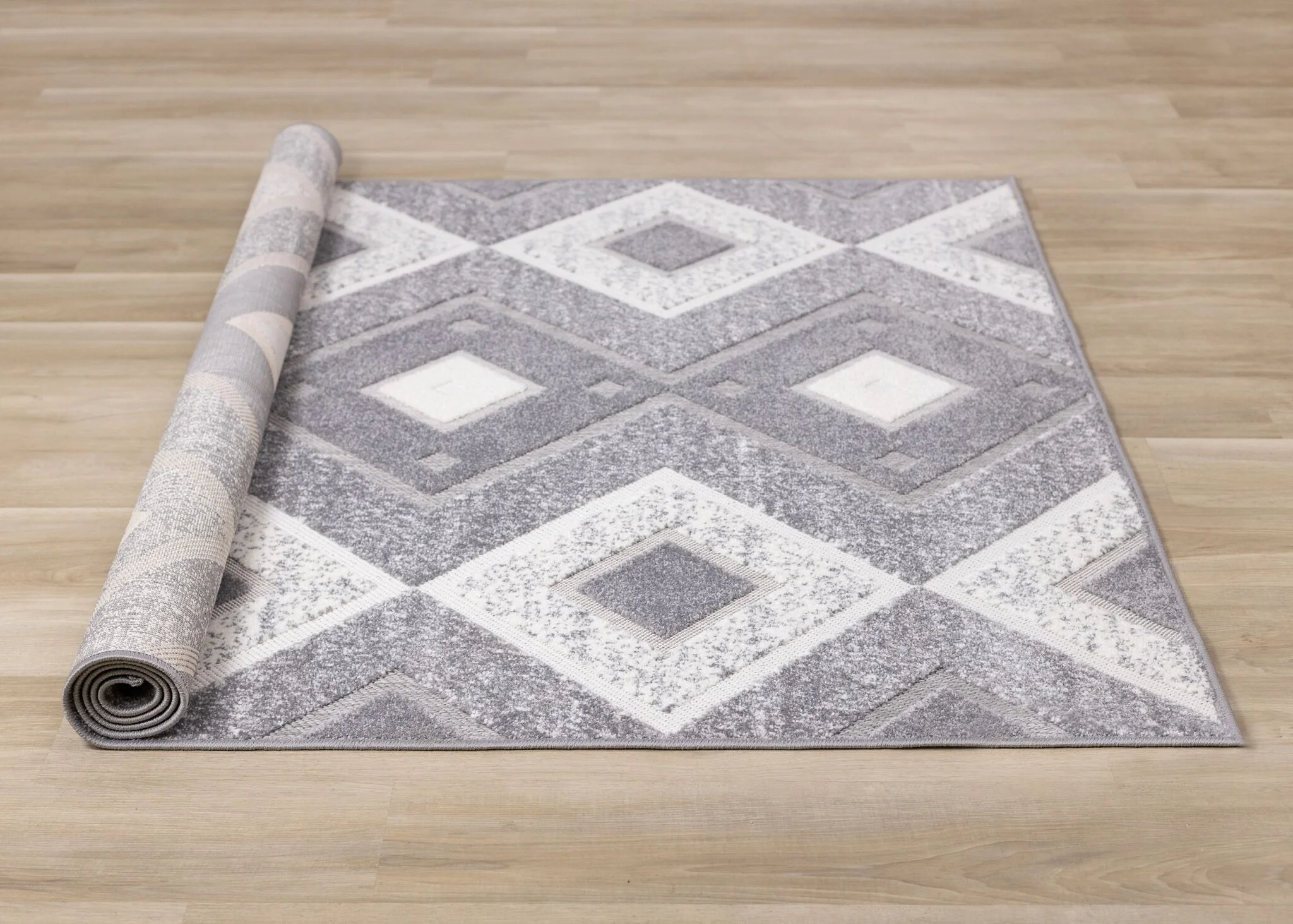 Diamond Mist 6'7" x 9'6" Diamond Pattern Area Rug - Grey, White - Image 9