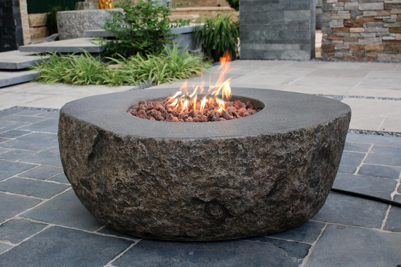 Elementi Boulder Fire Table - Natural Gas - Image 2