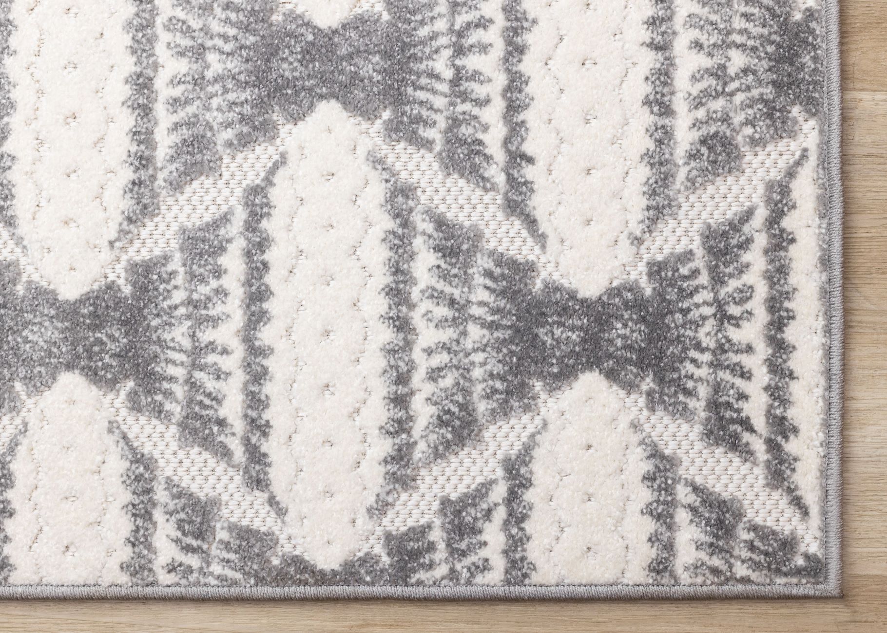 Grey Pathway 6'7" x 9'6" Ogee Patterned Area Rug - Grey, White - Image 4
