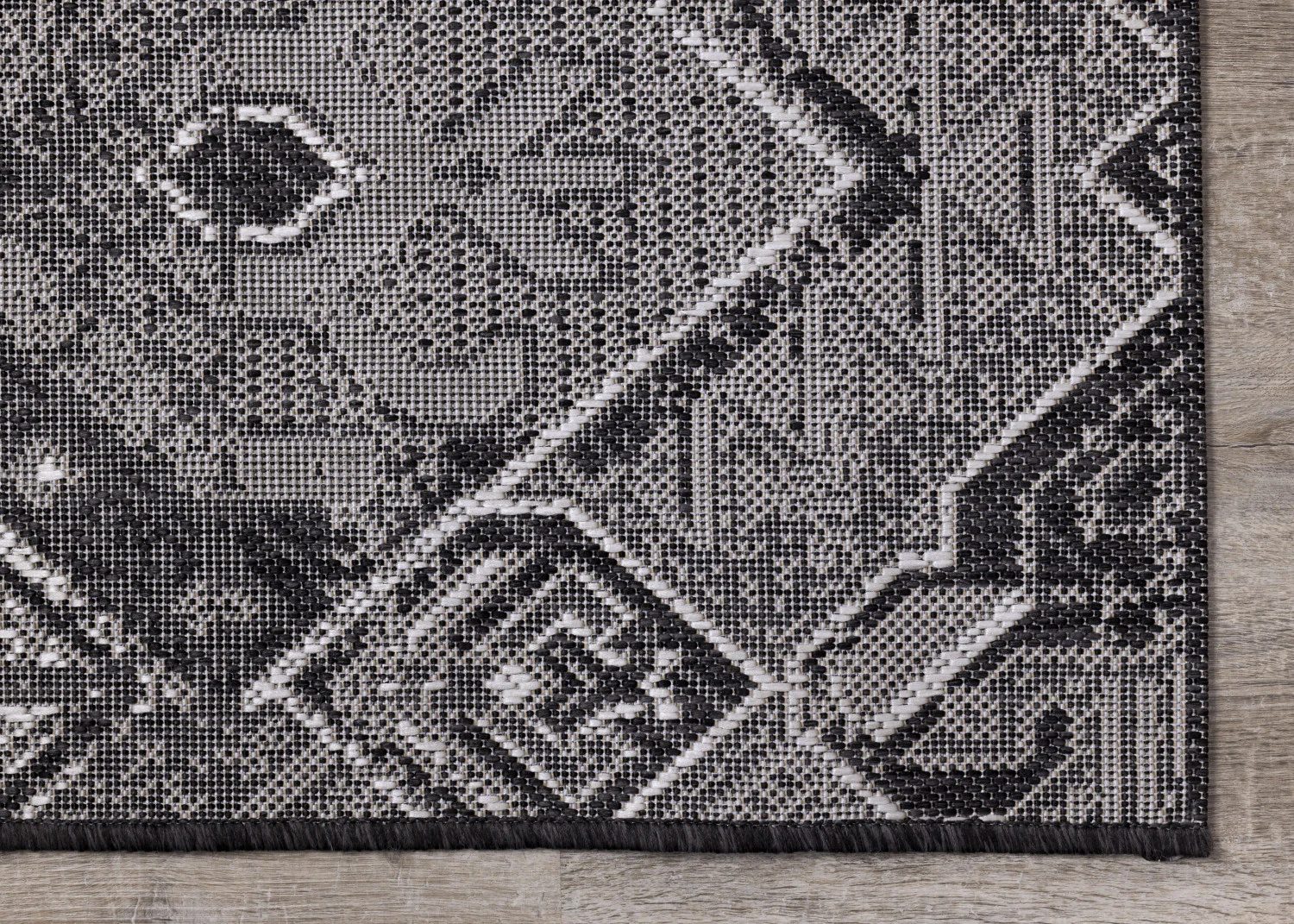 Jango Indoor/Outdoor Geometric Area Rug - 5' X 7' - Grey/Black - Image 5