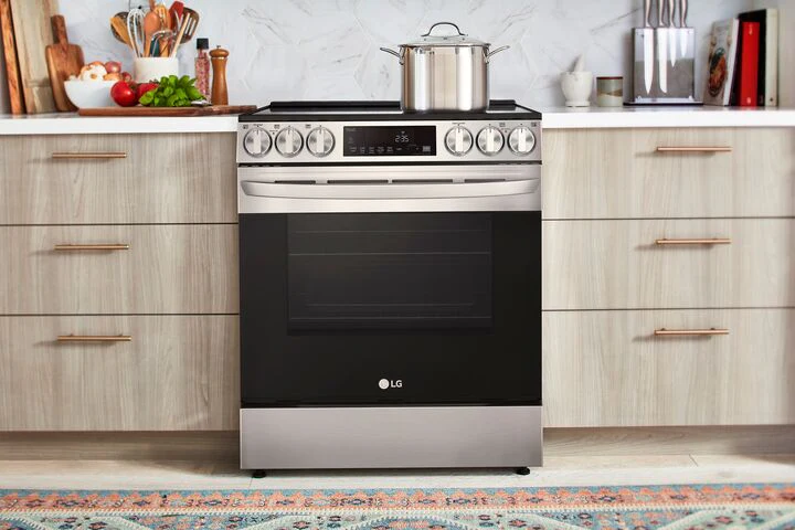 LG Smudge Resistant Stainless Steel Smart Wi-Fi Enabled Fan Convection Electric Slide-in Range with Air Fry & EasyClean® (6.3 cu. ft.) - LSEL6333F - Image 6