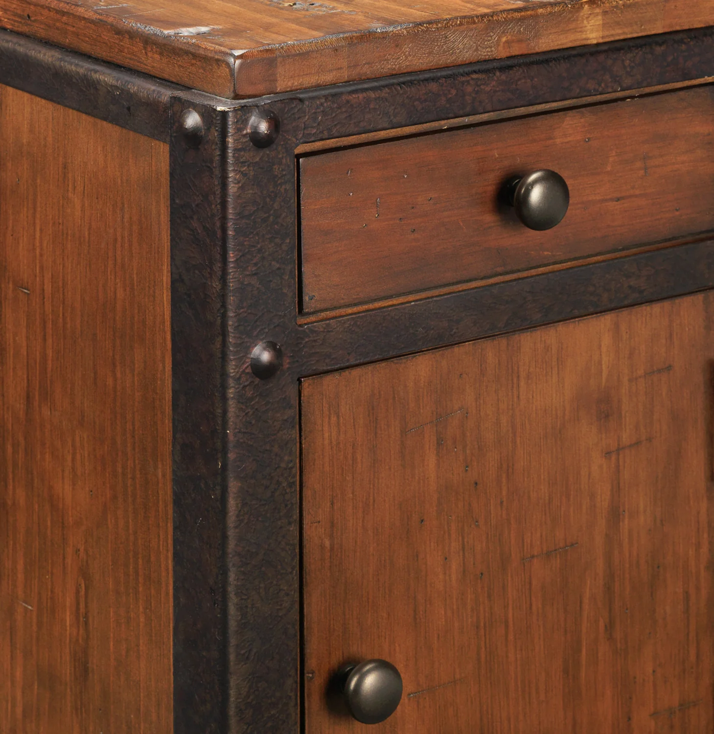 Pinebrook Chairside Table - Distressed Natural Pine - Image 3