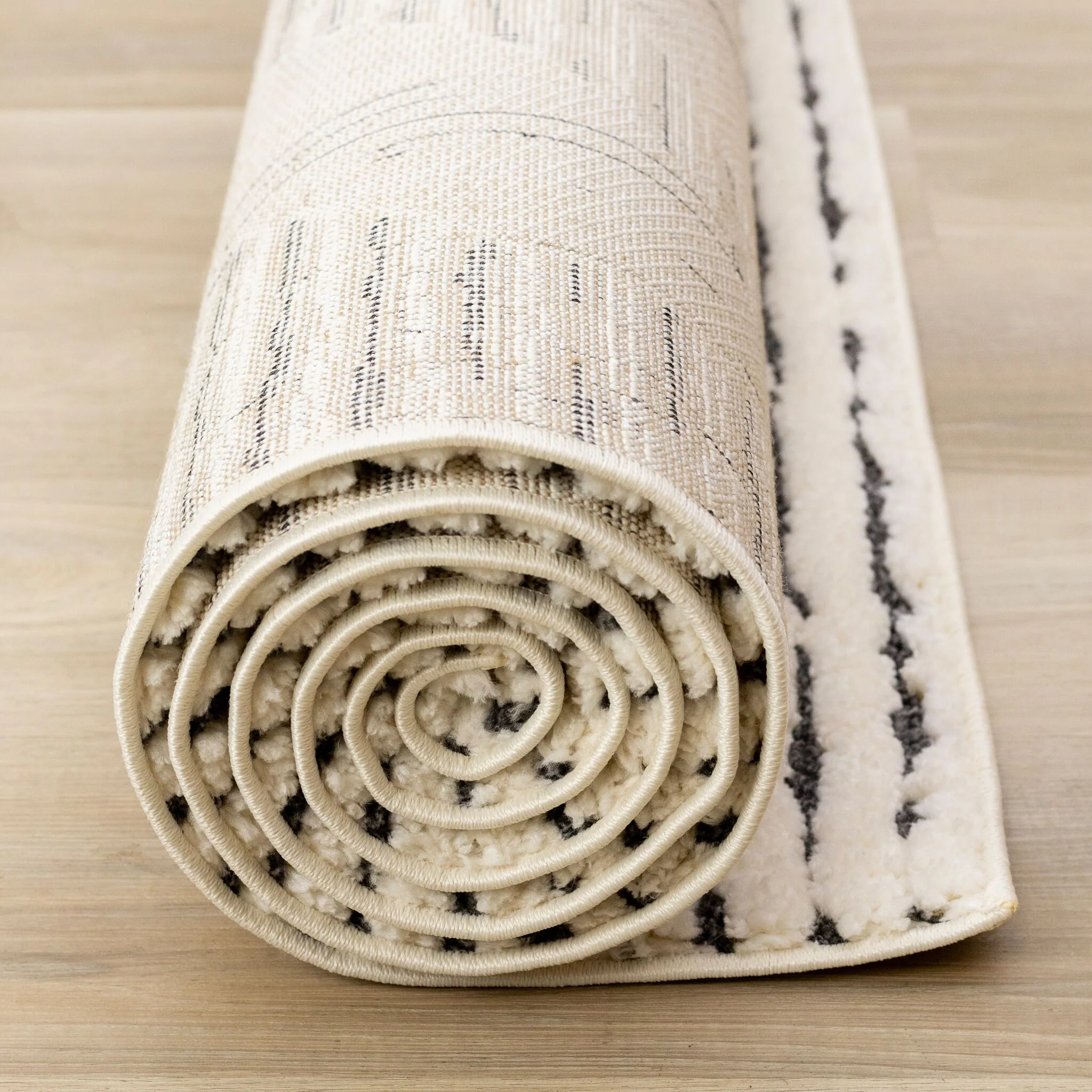 Talia 5'3" x 7'7" Striped Diamond Design Area Rug - Cream, Black - Image 10