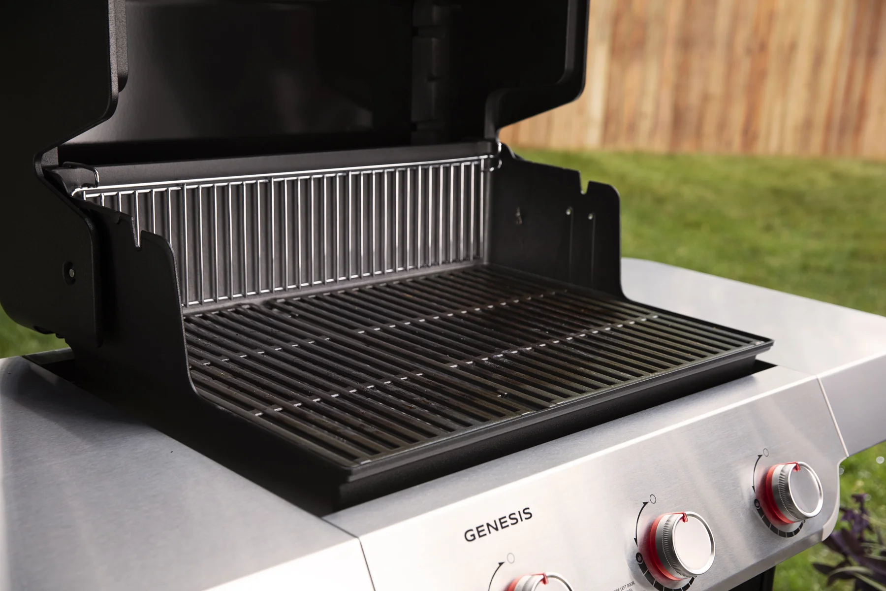 Weber Genesis E-315 Gas Grill (Natural Gas) - 1500011 - Image 4