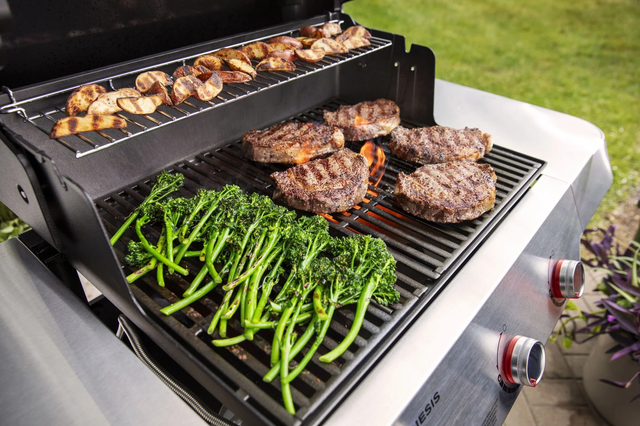 Weber Genesis E-315 Gas Grill (Natural Gas) - 1500011 - Image 7