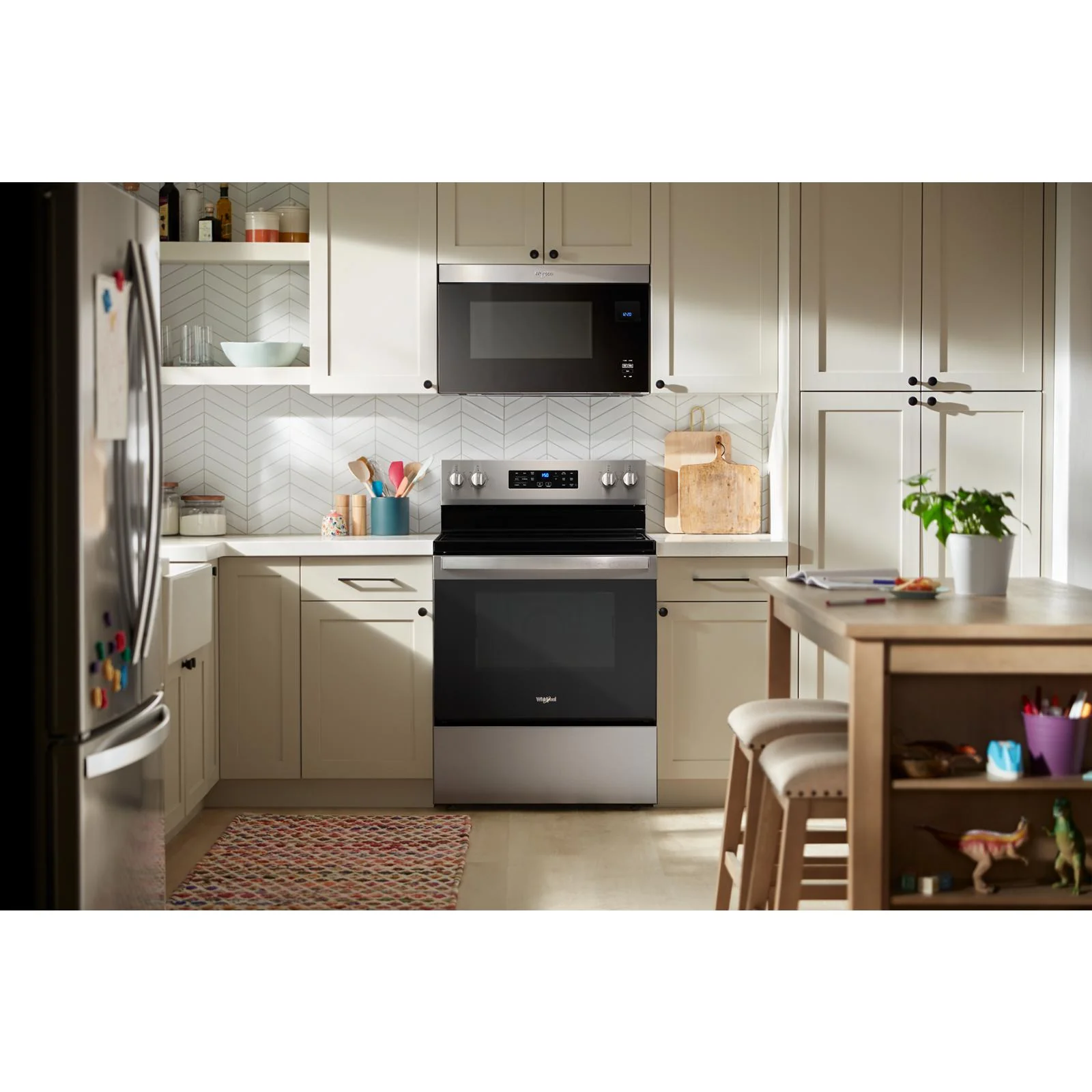 Whirlpool Black Freestanding Electric Single Oven Convection Range (5.3 Cu. Ft.) - YWFES4530SB - Image 2